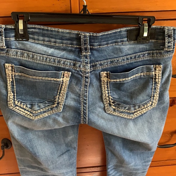 this are low rise the buckle jeans - Picture 4 of 6